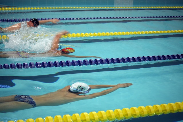 乘警们背负 乘警们背负